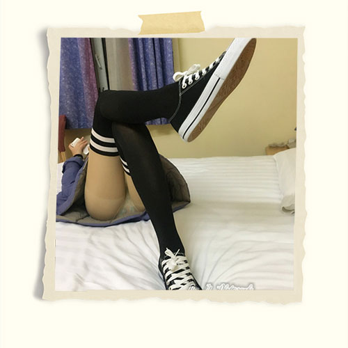 一个丝袜帆布鞋大姐姐